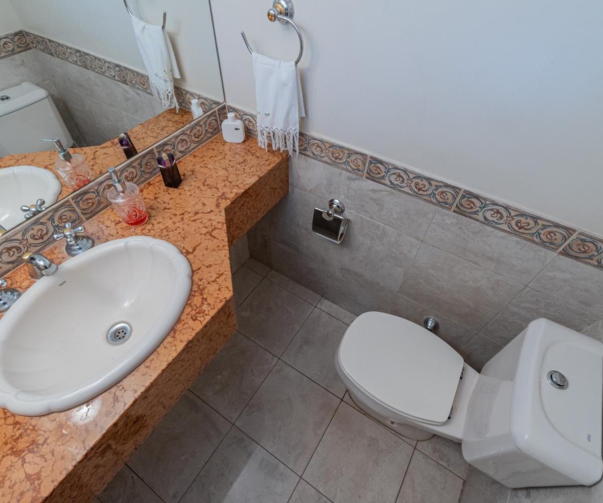 Foto de Venta Casa 4 Dormitorios Pileta Vista al Golf El Paraiso Country Club, imagen 3