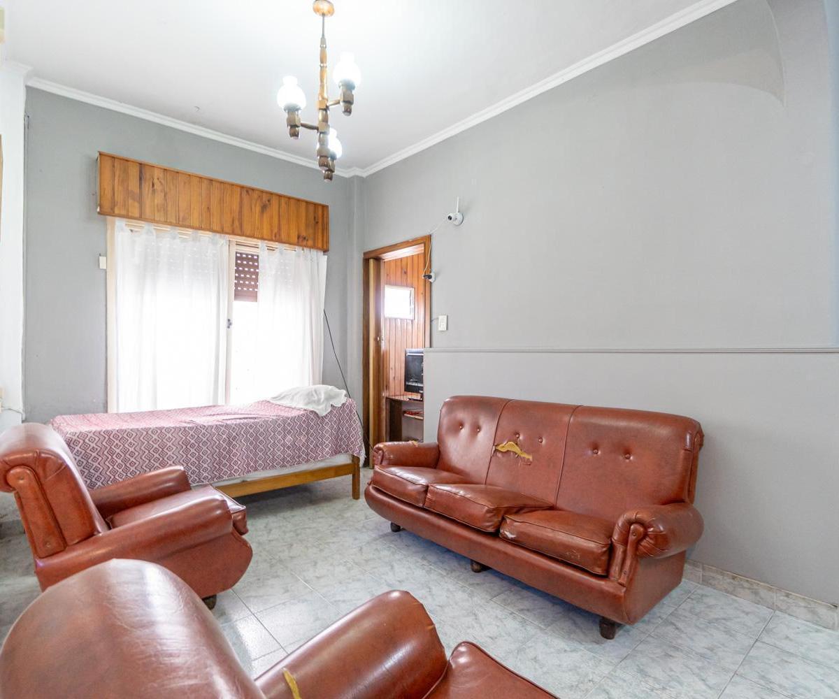 Venta casa 6 ambientes en Caseros