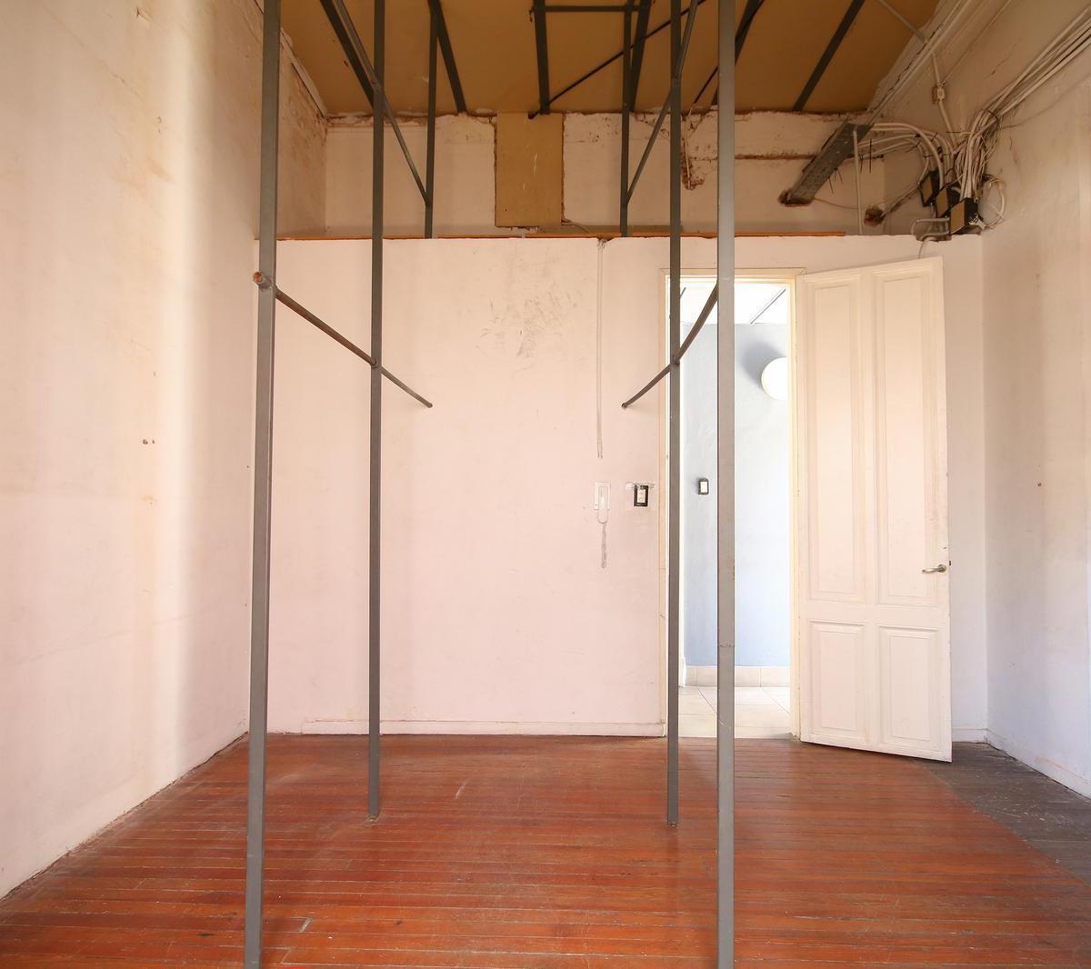 Venta PH en V. Crespo - 6 Ambientes - 1° Piso Escalera - Pisos y Aberturas de Madera Originales - Vitra 5