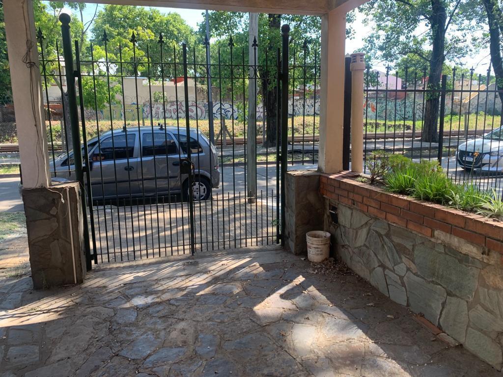 Venta Casa con Garage a Reciclar en Una Planta San Andres 4