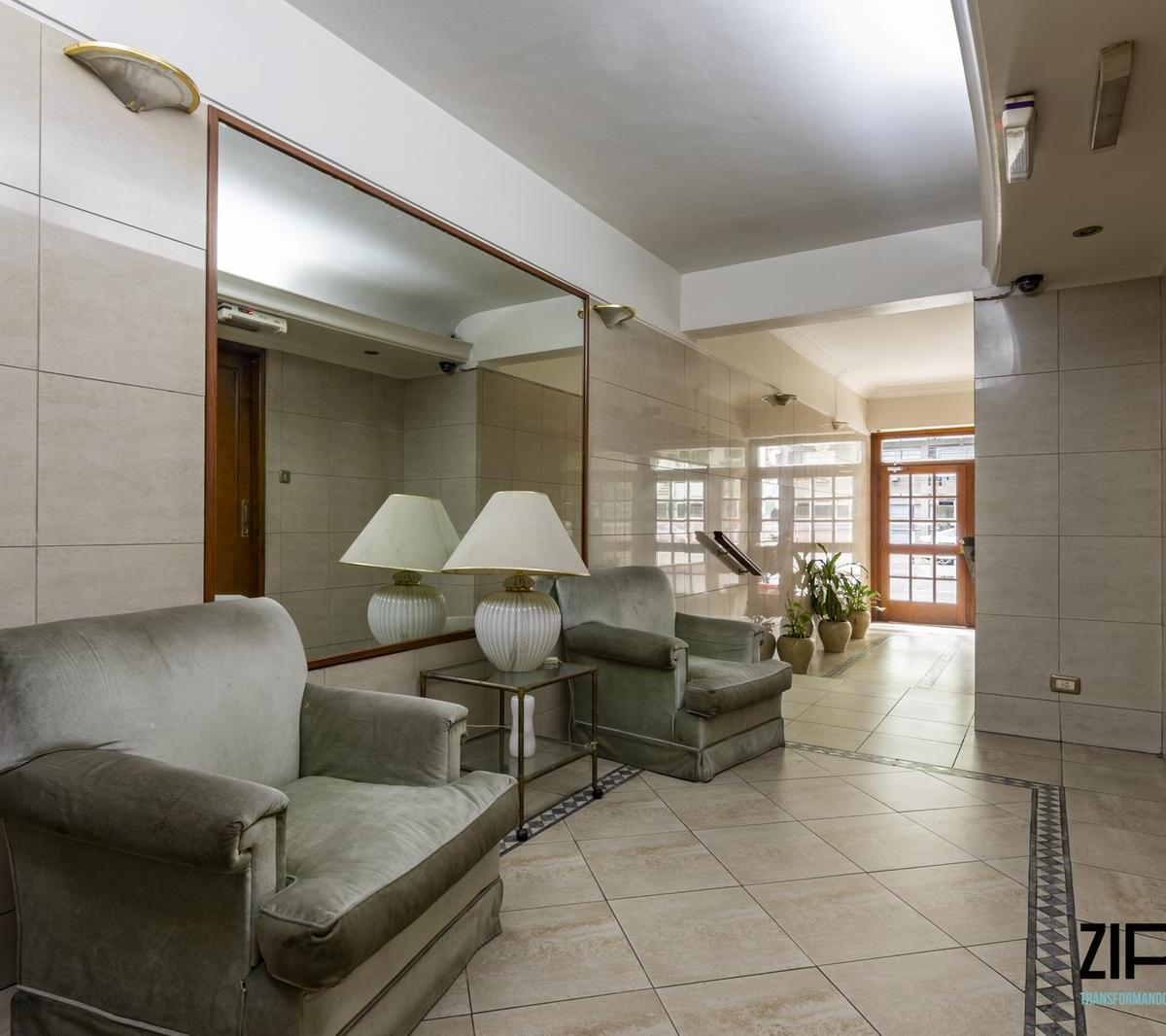Venta Departamento 3 Amb con Dependencia o Escritorio en Parque Chacabuco 4