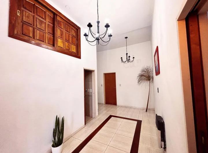 Casa  4 ambientes, parque, quincho, pileta , sin expensas. Alquiler Residencial 3