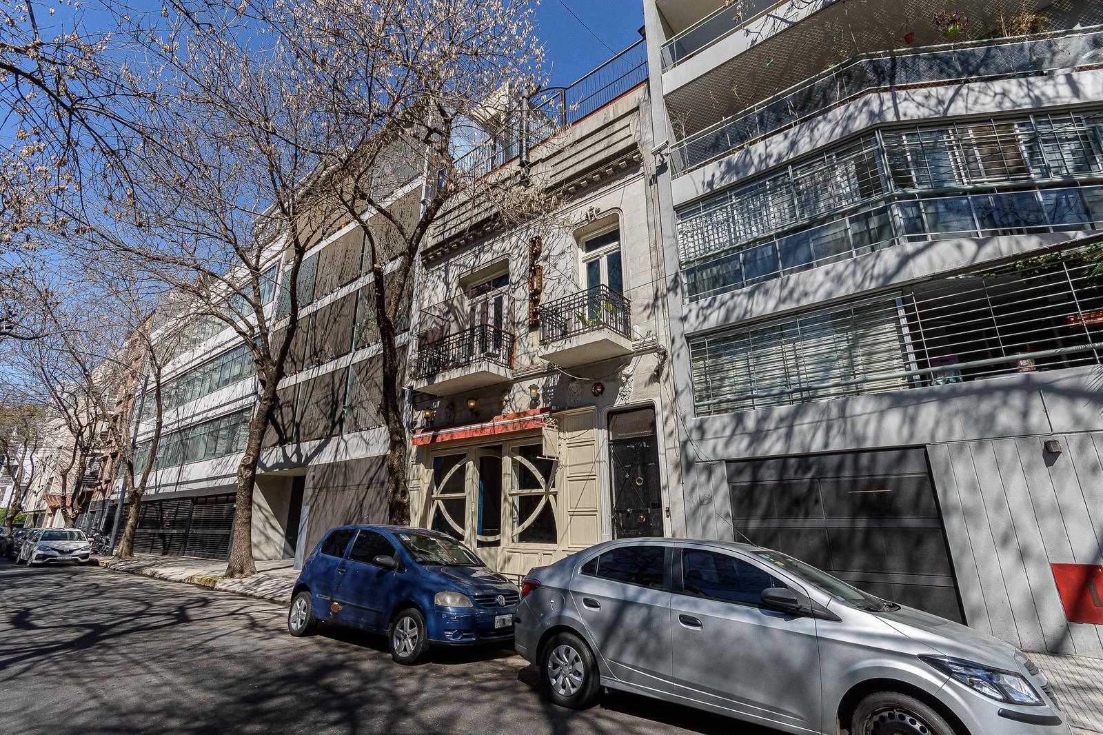 Venta Local Comercial con oficinas sobre lote propio en Belgrano.