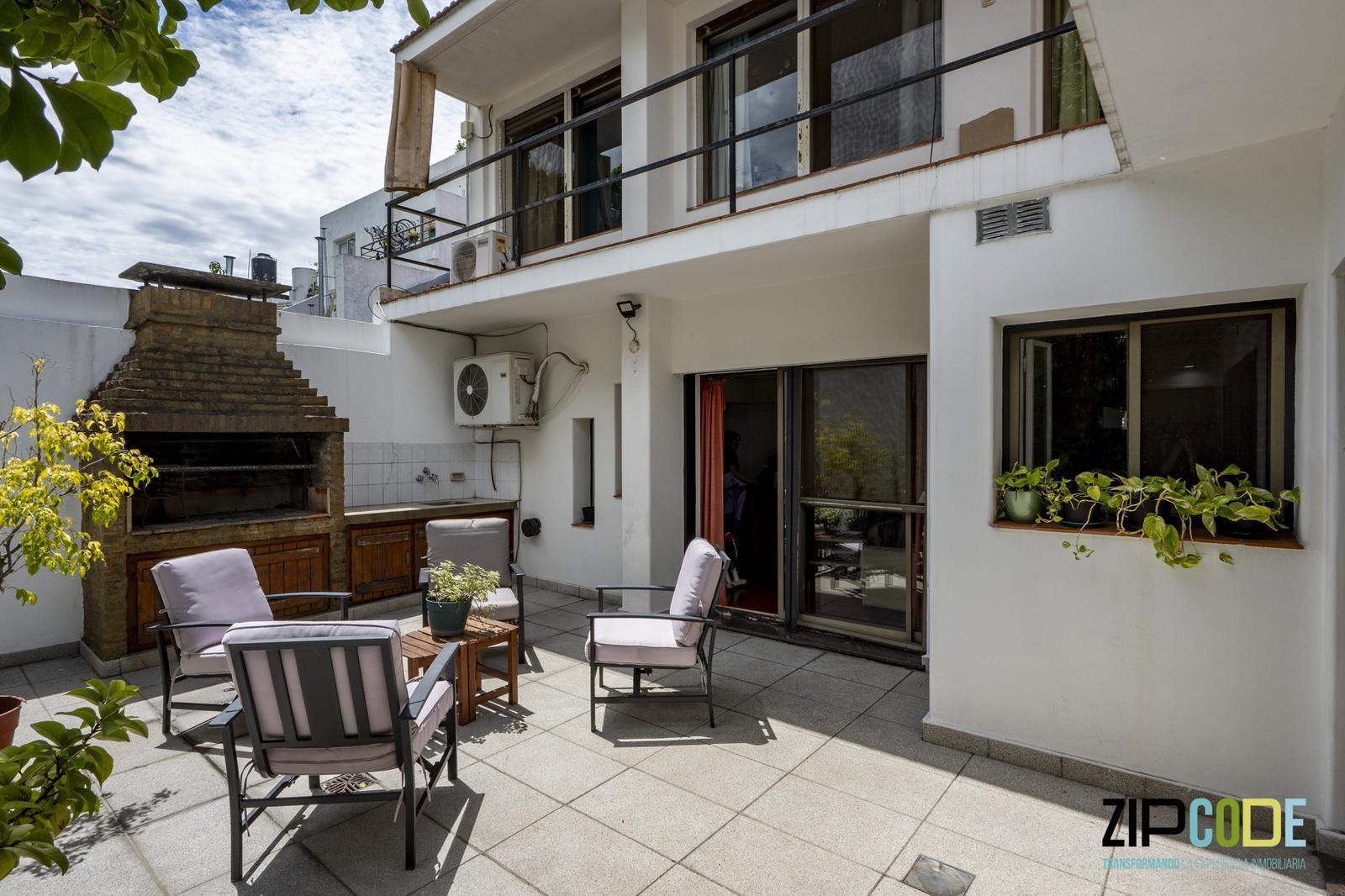 Venta Casa en Lote Propio en Villa del Parque. Vivienda Multifamiliar o Vivienda más Emprendimiento