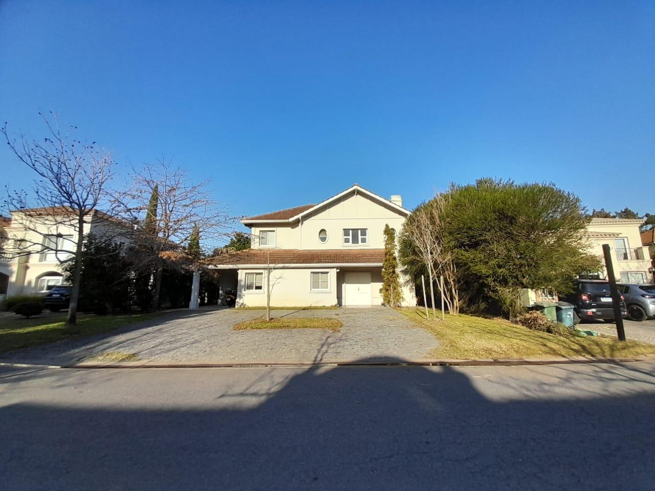 Casa en Barrio La Alameda Nordelta