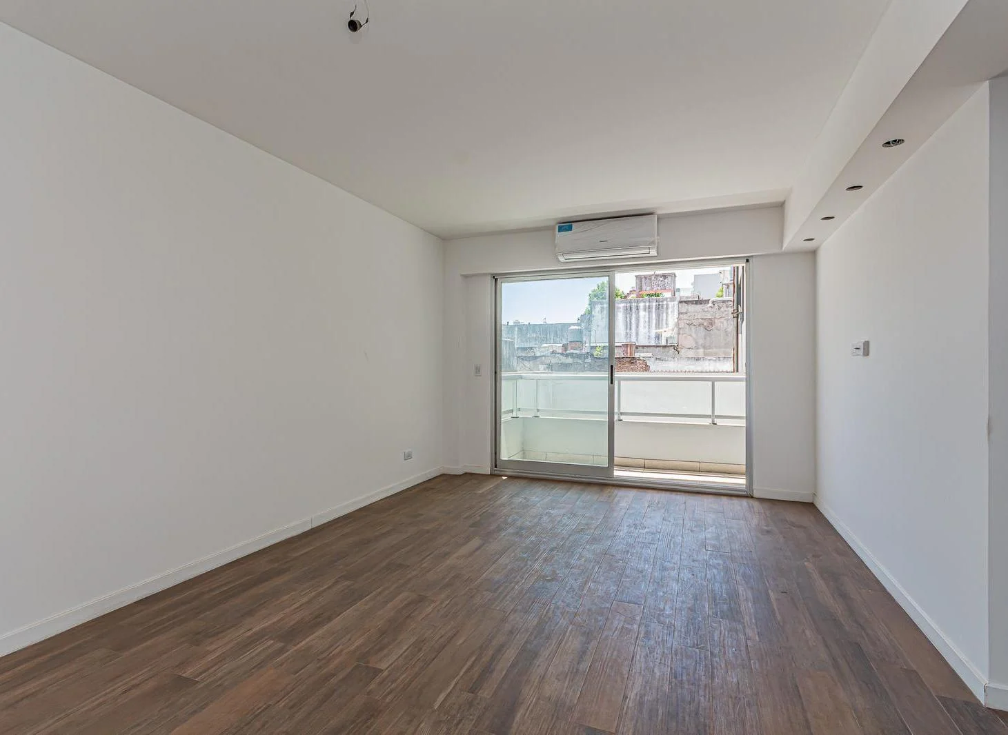Venta Departamento de 2 amb a Estrenar balcón Amenities en Parque Patricios.