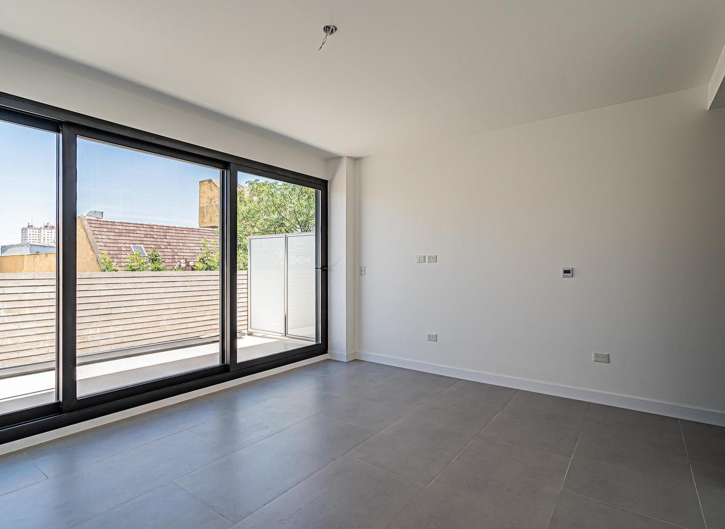 Monoambiente con balcon y terraza en venta Nuñez