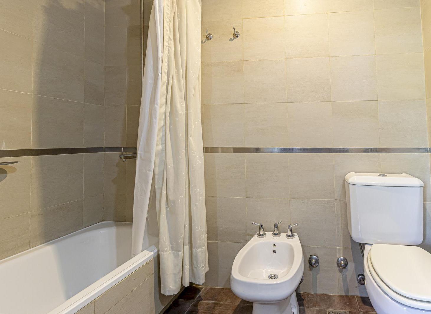 Triplex en venta 4 ambientes con jardín en complejo Villa La Condesa, Tigre!!!