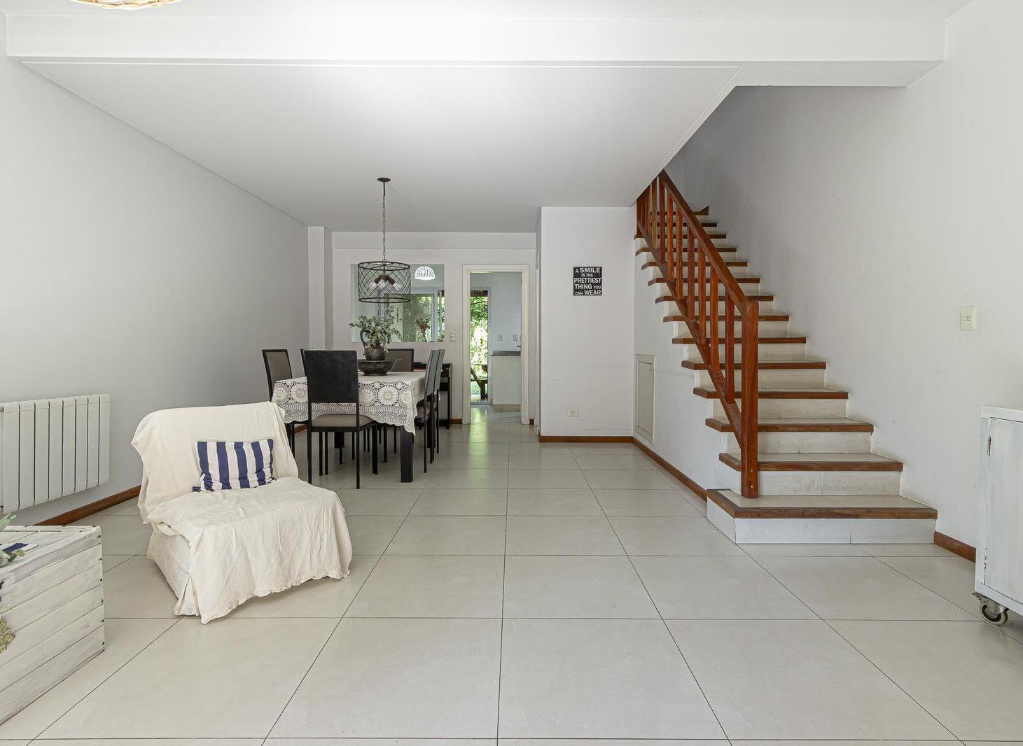 Triplex en venta 4 ambientes con jardín en complejo Villa La Condesa, Tigre!!!