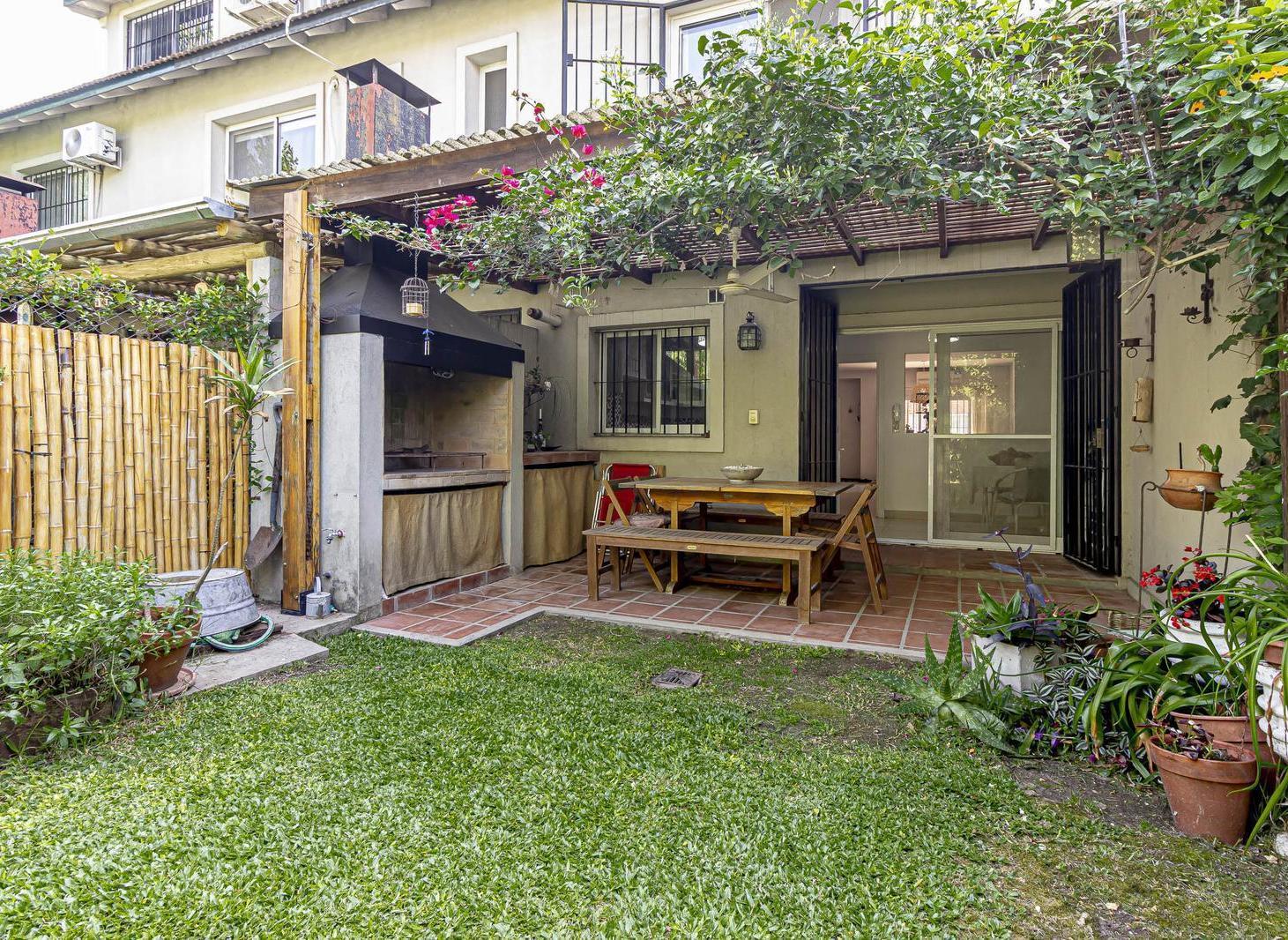 Triplex en venta 4 ambientes con jardín en complejo Villa La Condesa, Tigre!!!