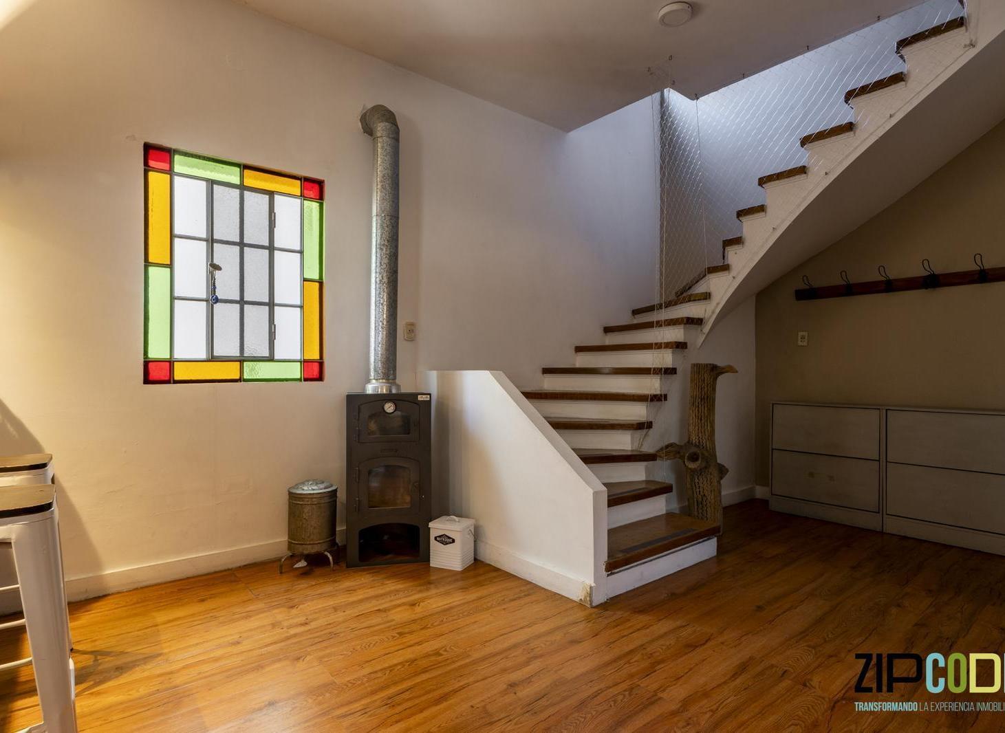 Venta de Casa en lote Propio 5 ambientes con Patio y Parrilla en Avellaneda