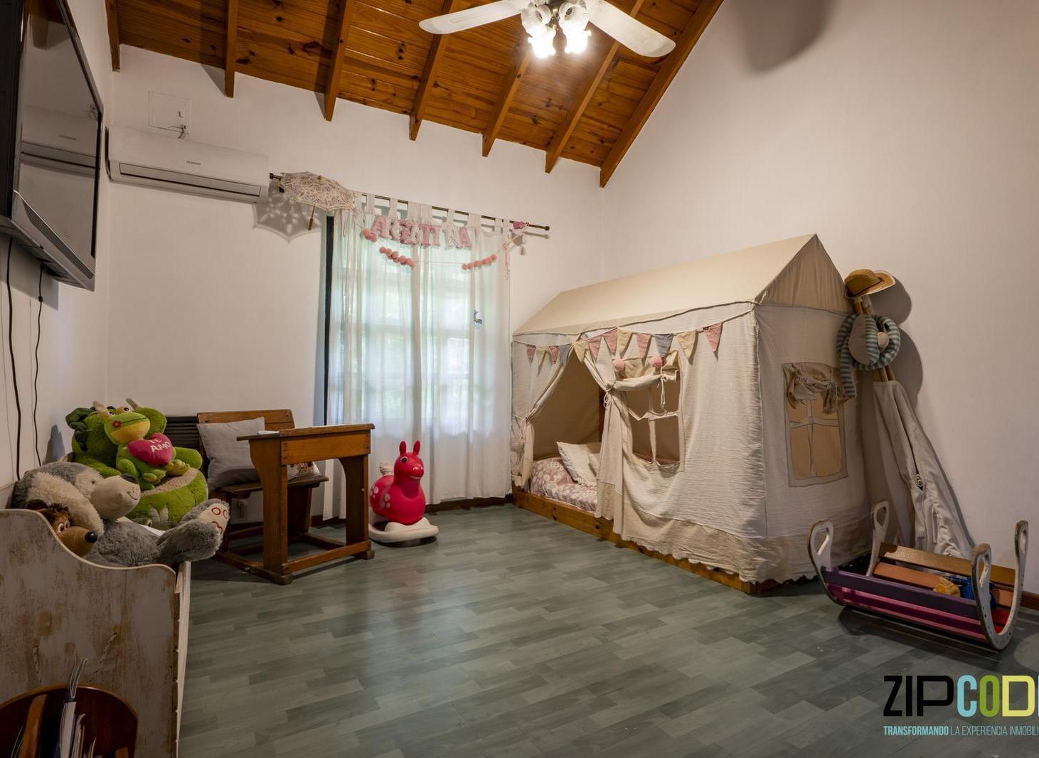 Venta de Casa en lote Propio 5 ambientes con Patio y Parrilla en Avellaneda