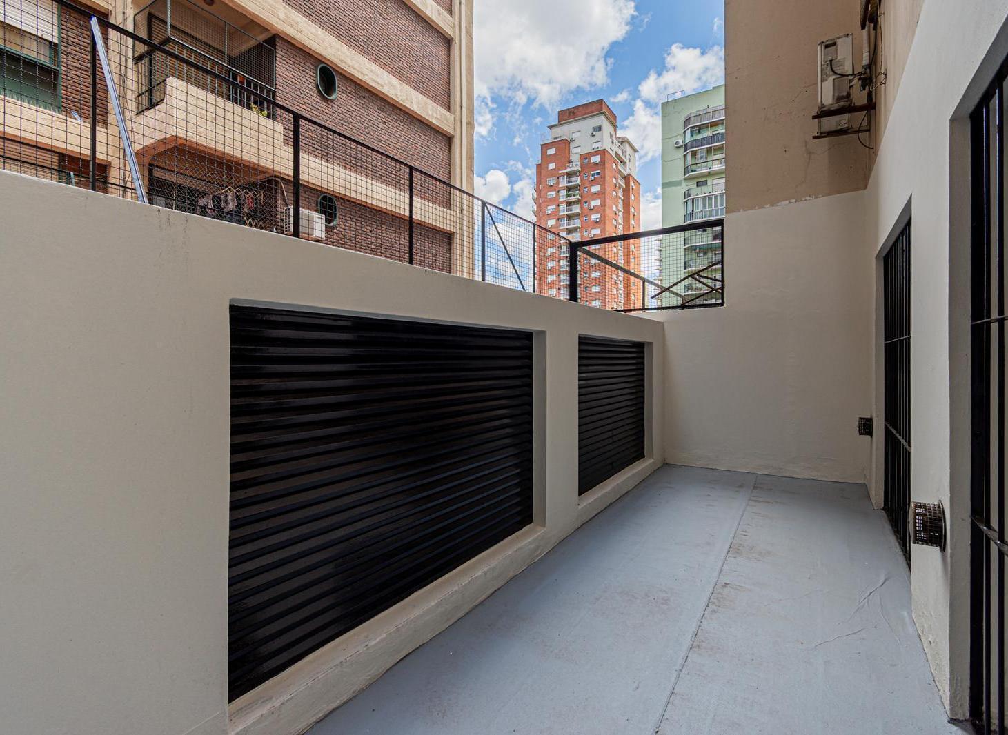 Departamento en venta - 4 ambientes de 196 m² con balcones y patio - Caballito residencial