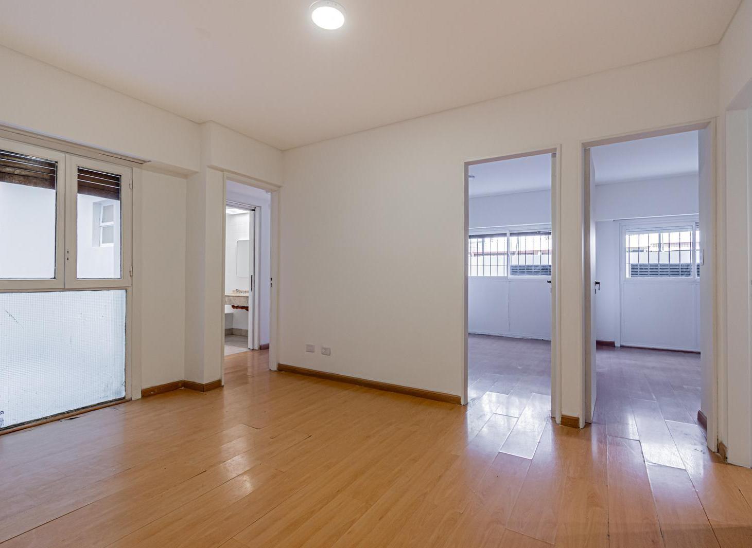 Departamento en venta - 4 ambientes de 196 m² con balcones y patio - Caballito residencial