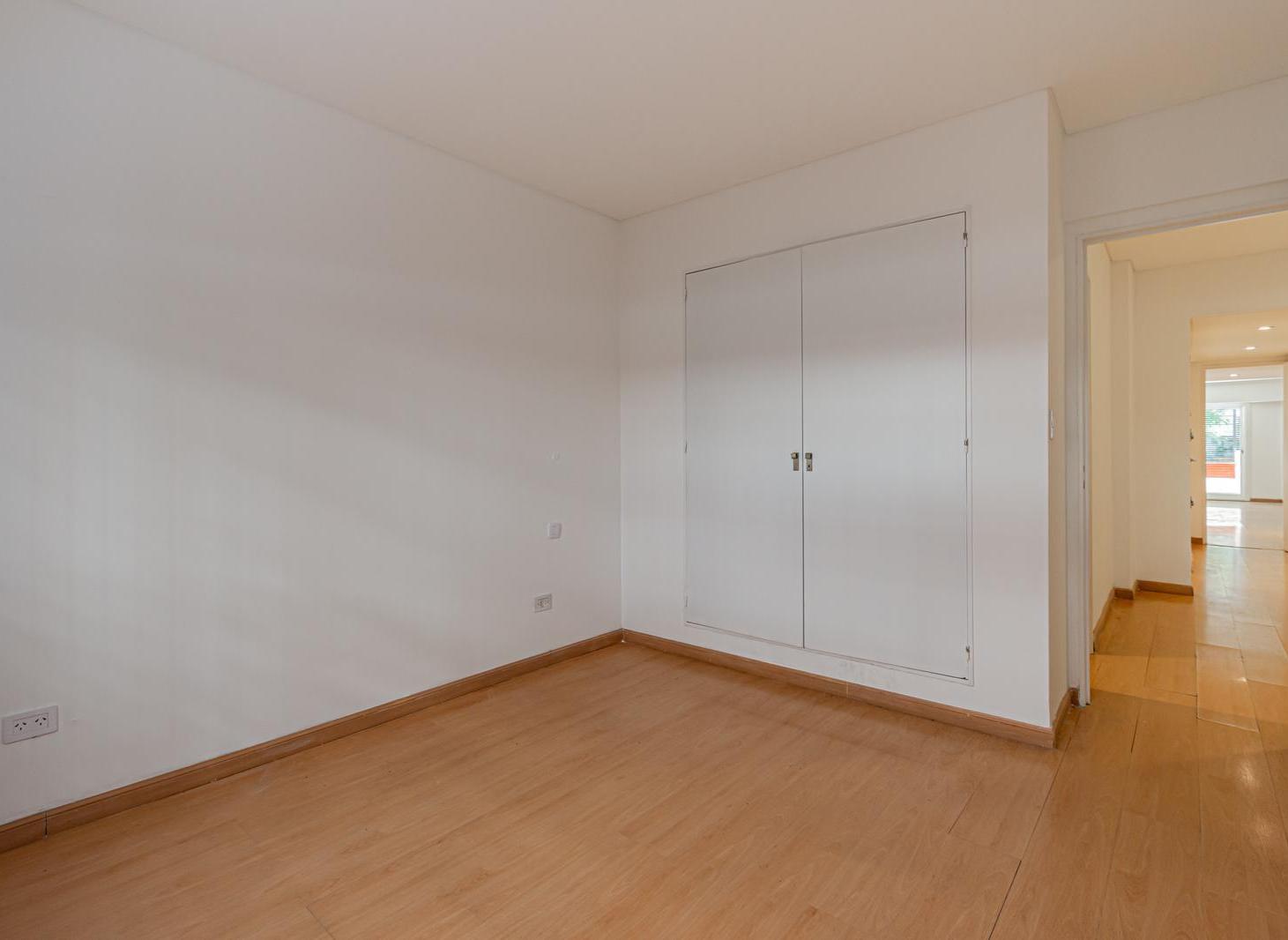 Departamento en venta - 4 ambientes de 196 m² con balcones y patio - Caballito residencial