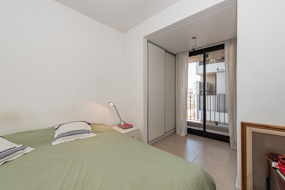 Venta de 2 Ambientes con balcon terraza - cochera - Parque Chas