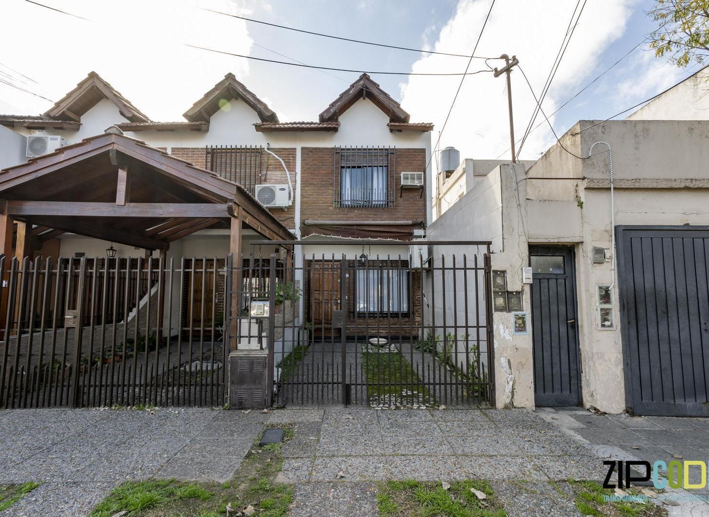 Venta Duplex de 4 amb con Parrilla, Jardín y Quincho en Ramos Mejia