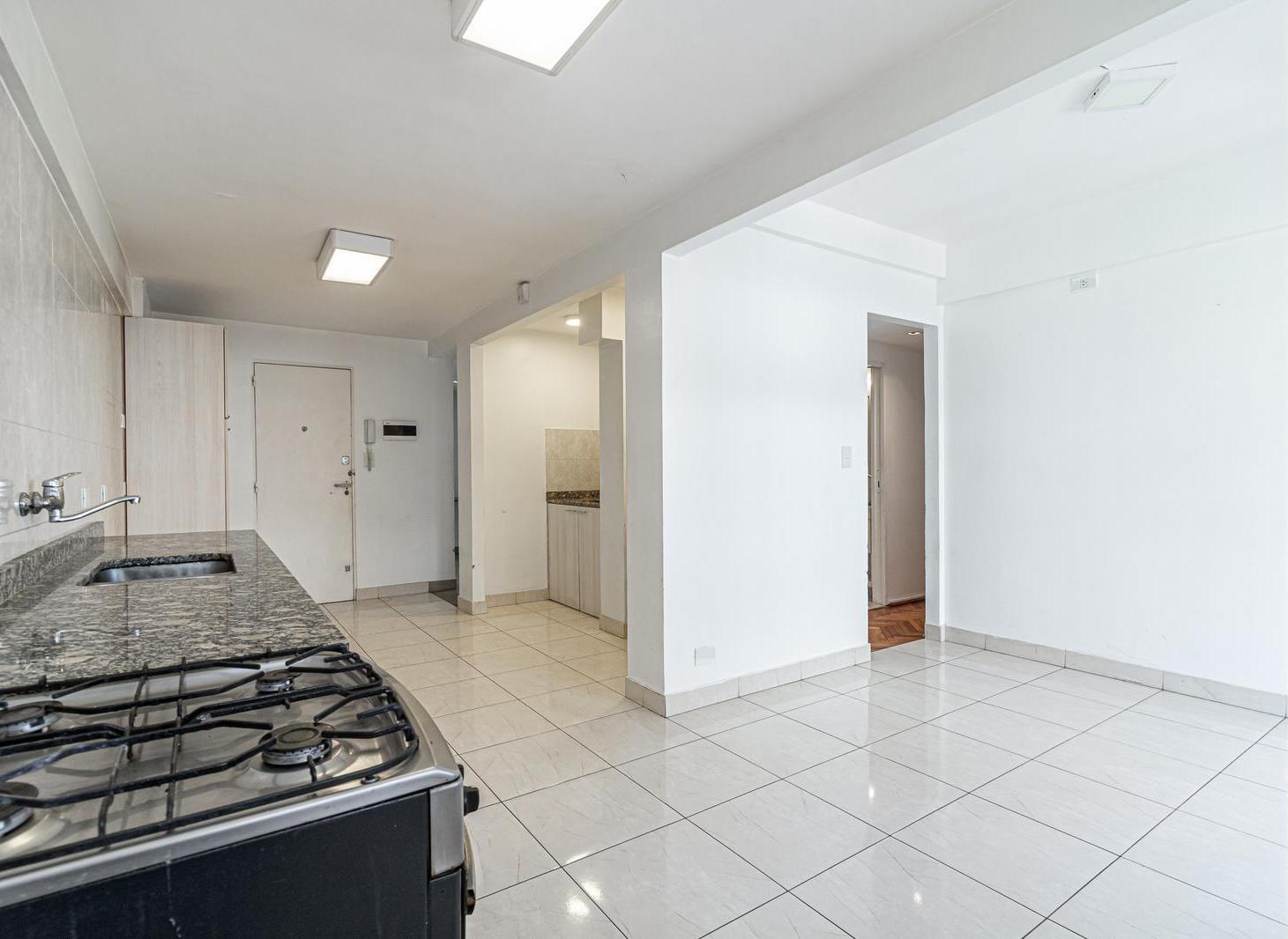 Venta departamento 4 amb Balvanera. Ampio, luminoso, balcón