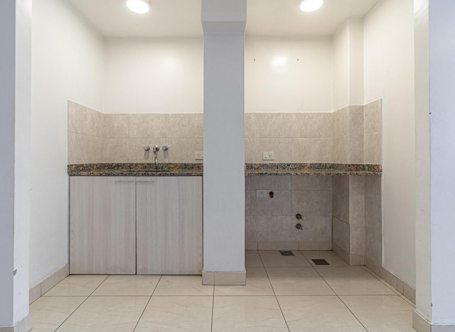 Venta departamento 4 amb Balvanera. Ampio, luminoso, balcón