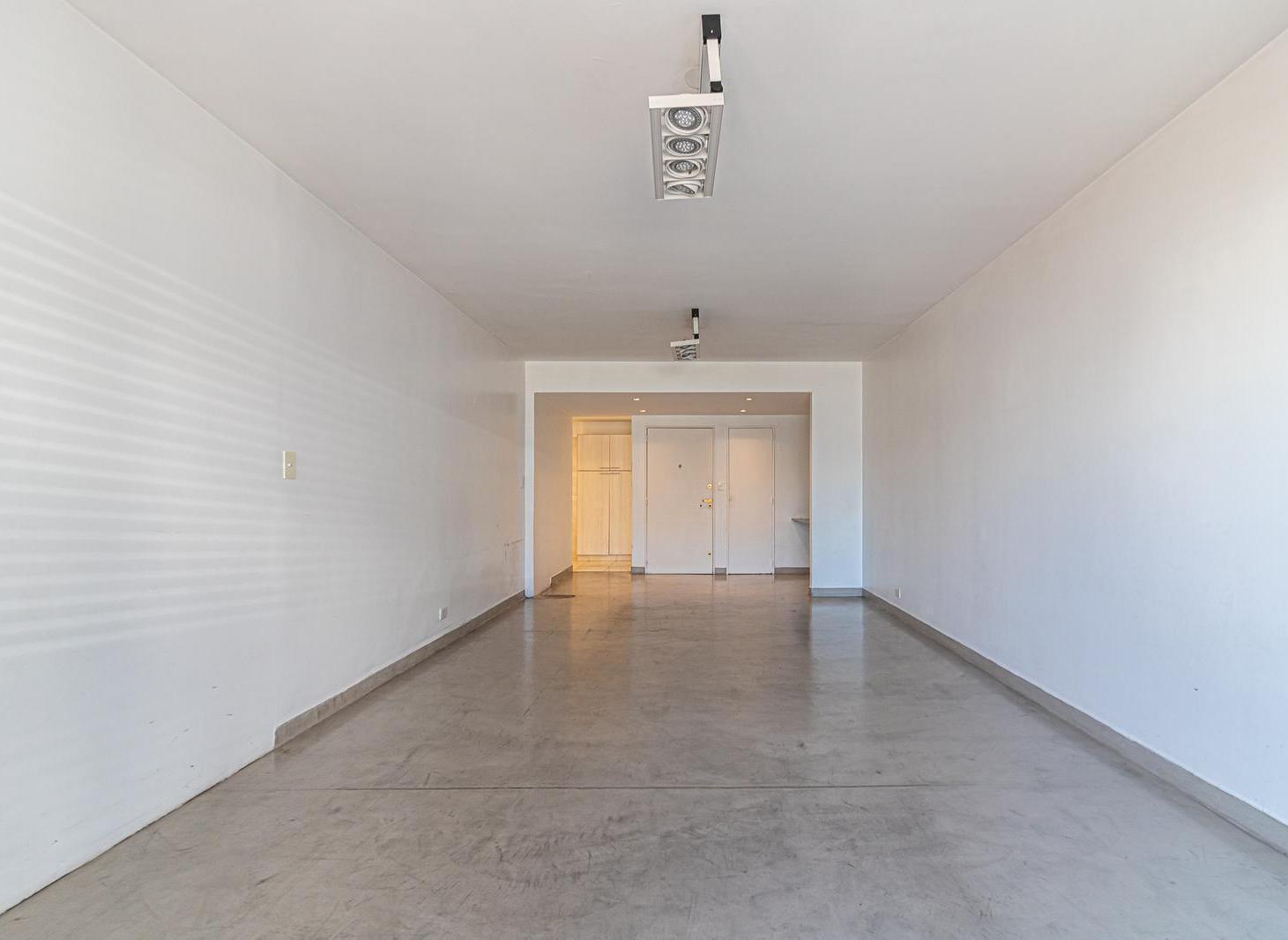 Venta departamento 4 amb Balvanera. Ampio, luminoso, balcón