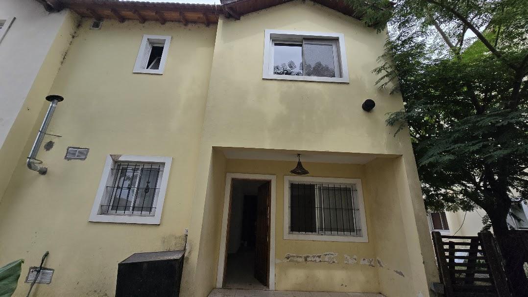 CASA TIPO DÙPLEX. JARDÎN.BARRIO JARDINES DE ESCOBAR. BAJAS EXPENSAS.AMENITIES