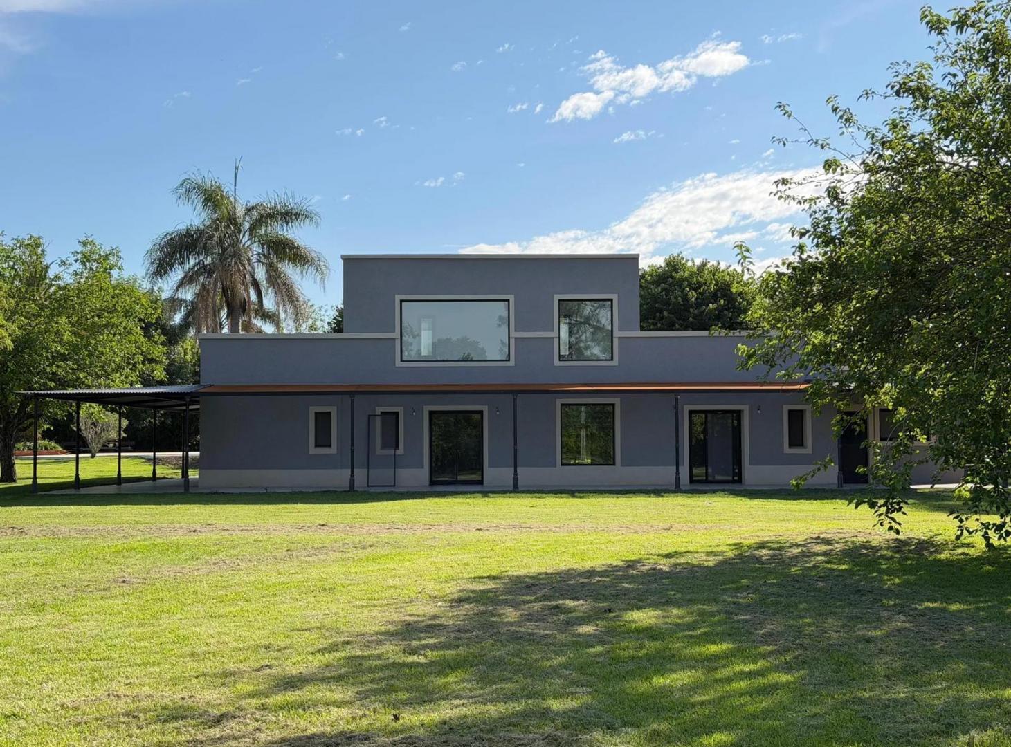 VENTA CASA 5AMB 12.000m2 Terreno, Reformada a nueva, con pileta, con escritura, Chacras del Molino