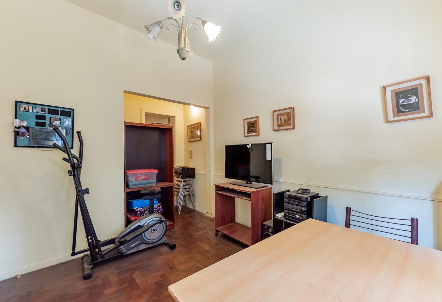 Venta. A REFACCIONAR. PH Tipo Casa. Entrada independiente. Terraza. Sin Expensas. Caballito.