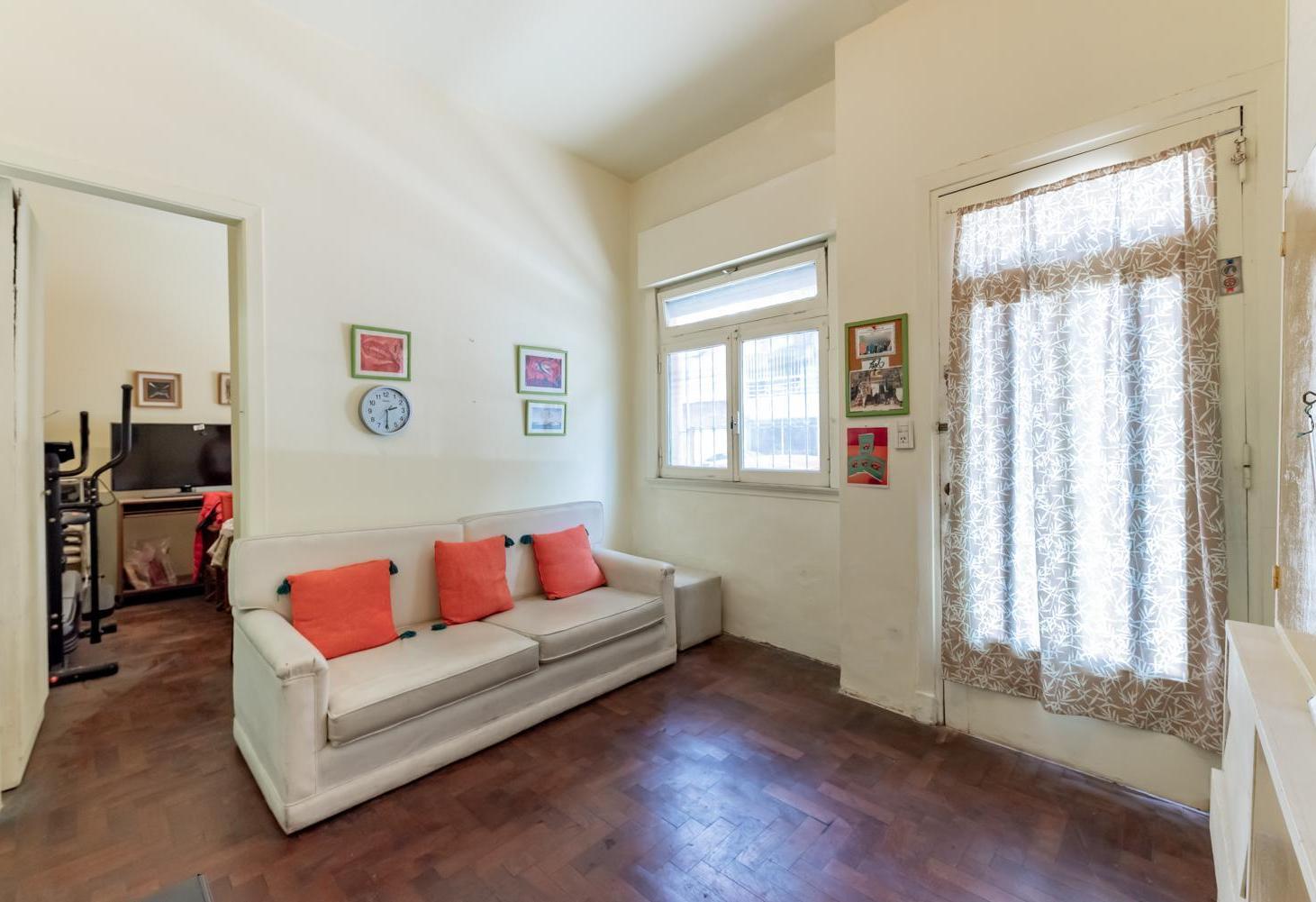 Venta. A REFACCIONAR. PH Tipo Casa. Entrada independiente. Terraza. Sin Expensas. Caballito.