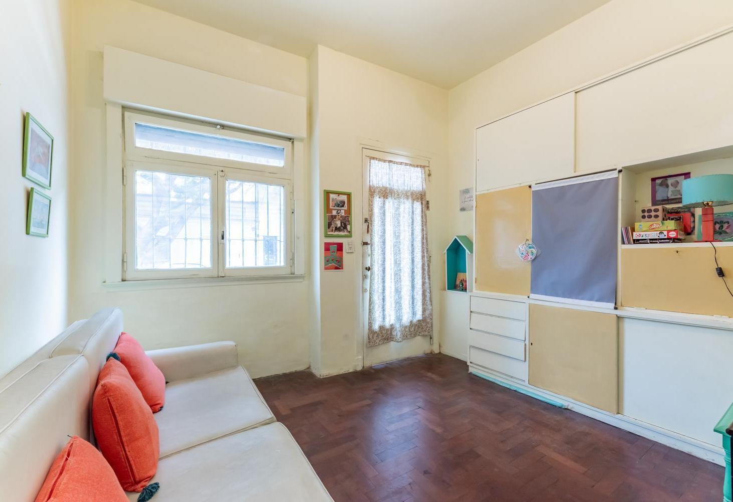 Venta. A REFACCIONAR. PH Tipo Casa. Entrada independiente. Terraza. Sin Expensas. Caballito.