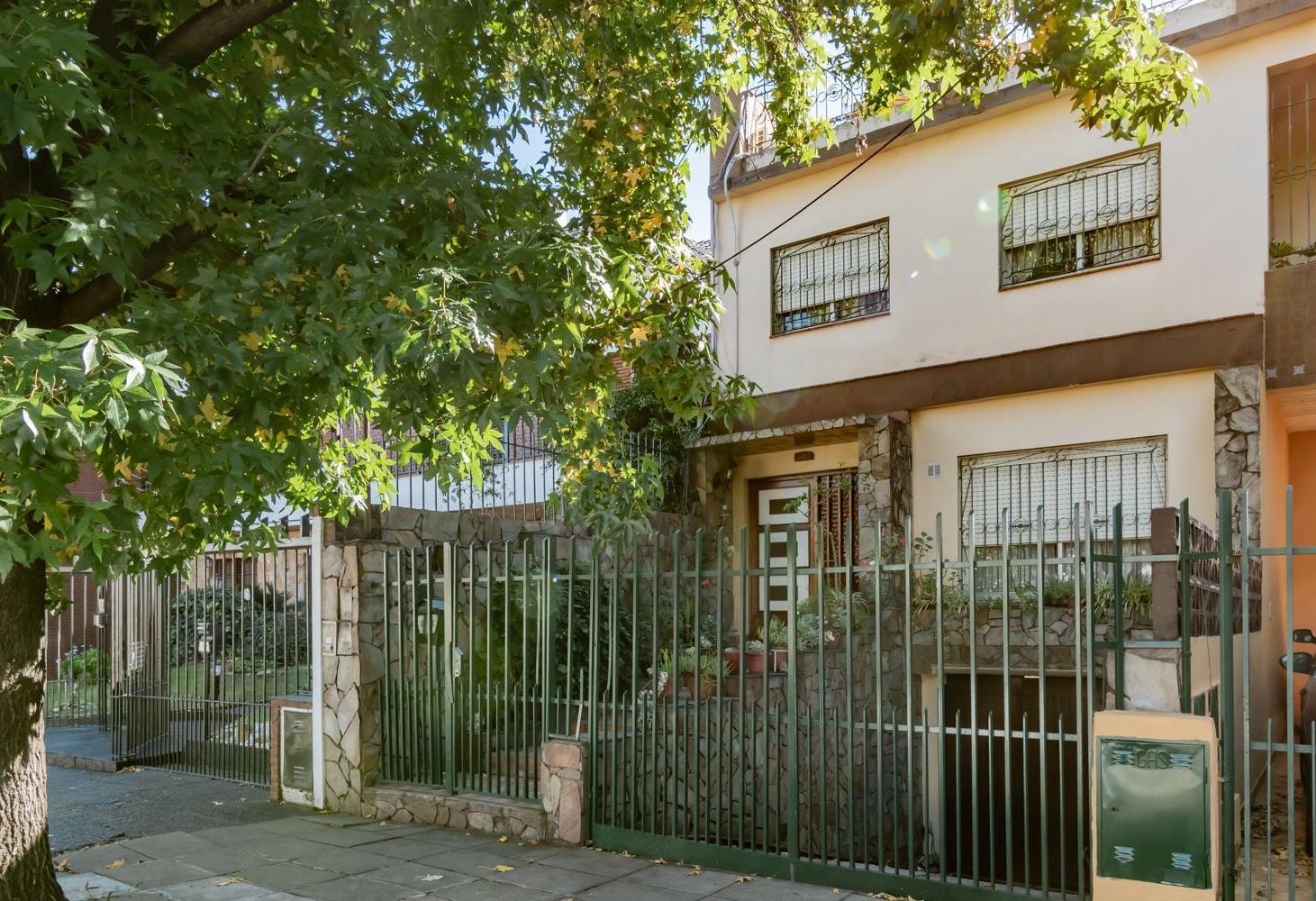 PH 4 ambientes Tipo Casa con Jardín, Parrilla, Terraza y Cochera – Morón Norte