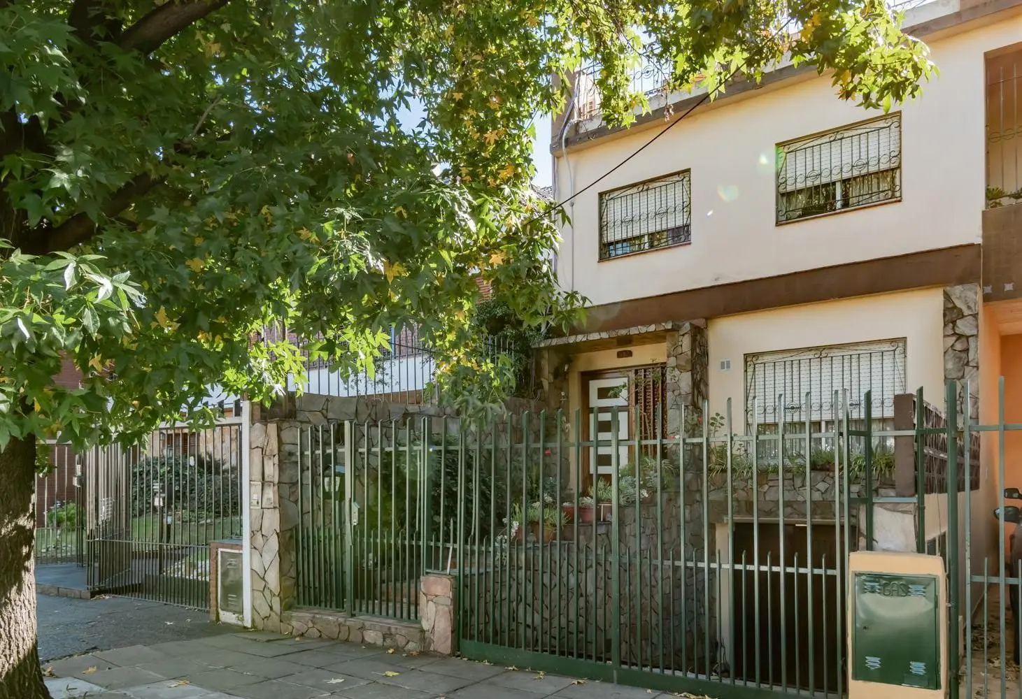 PH 4 ambientes Tipo Casa con Jardín, Parrilla, Terraza y Cochera – Morón Norte 2