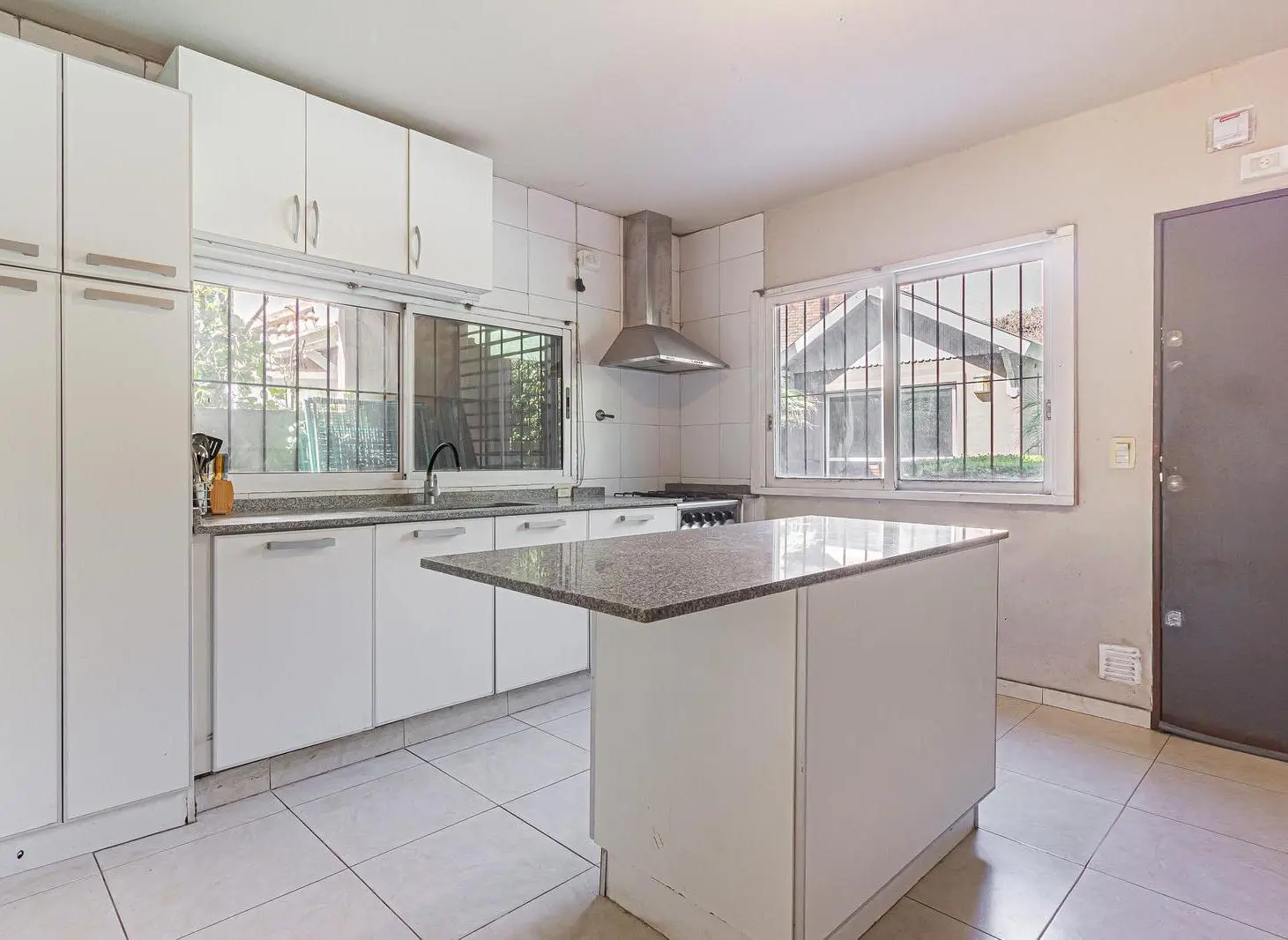 Casa en Venta 6 Ambientes en Manuel Alberti, Pilar con Pileta y Quincho 2
