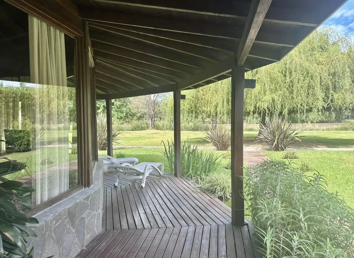 Casa en venta  5 ambientes en Country Nautico Isla del Este con amarra 3