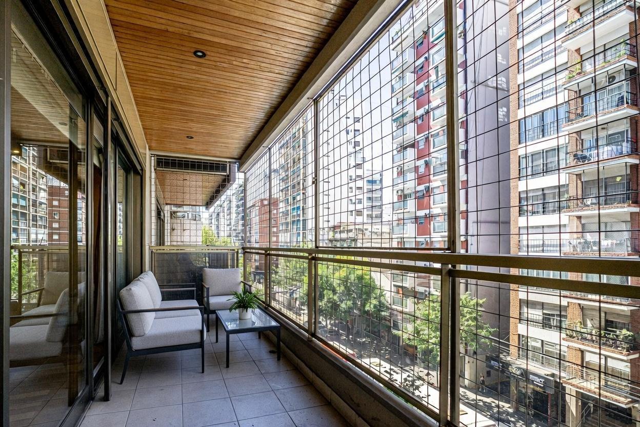 Venta Departamento  4 Amb C/Dependencia  Cochera y Baulera