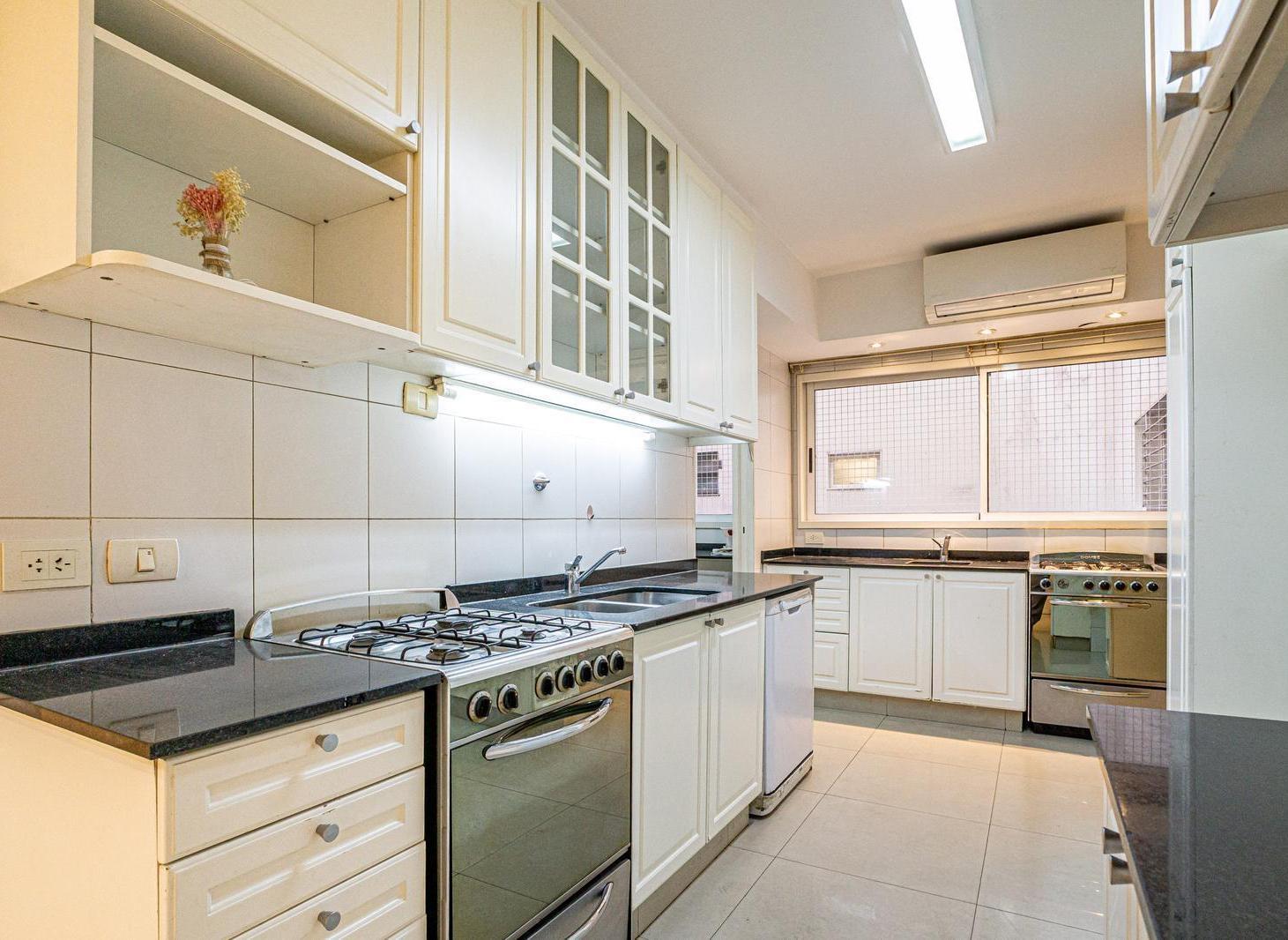 Foto de Venta Departamento 4 Amb C/Dependencia Cochera y Baulera, imagen 4