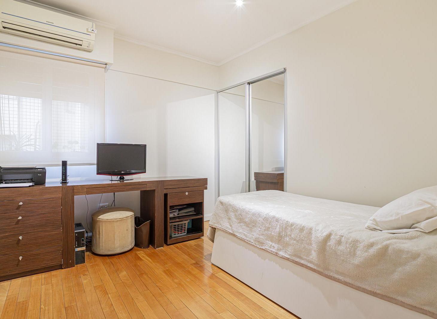 VENTA DEPARTAMENTO - 4 AMBIENTES CON DEPENDENCIA - RECOLETA - FRENTE