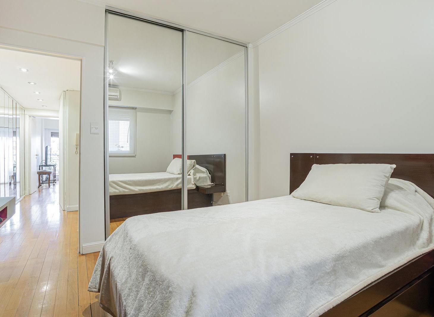 VENTA DEPARTAMENTO - 4 AMBIENTES CON DEPENDENCIA - RECOLETA - FRENTE