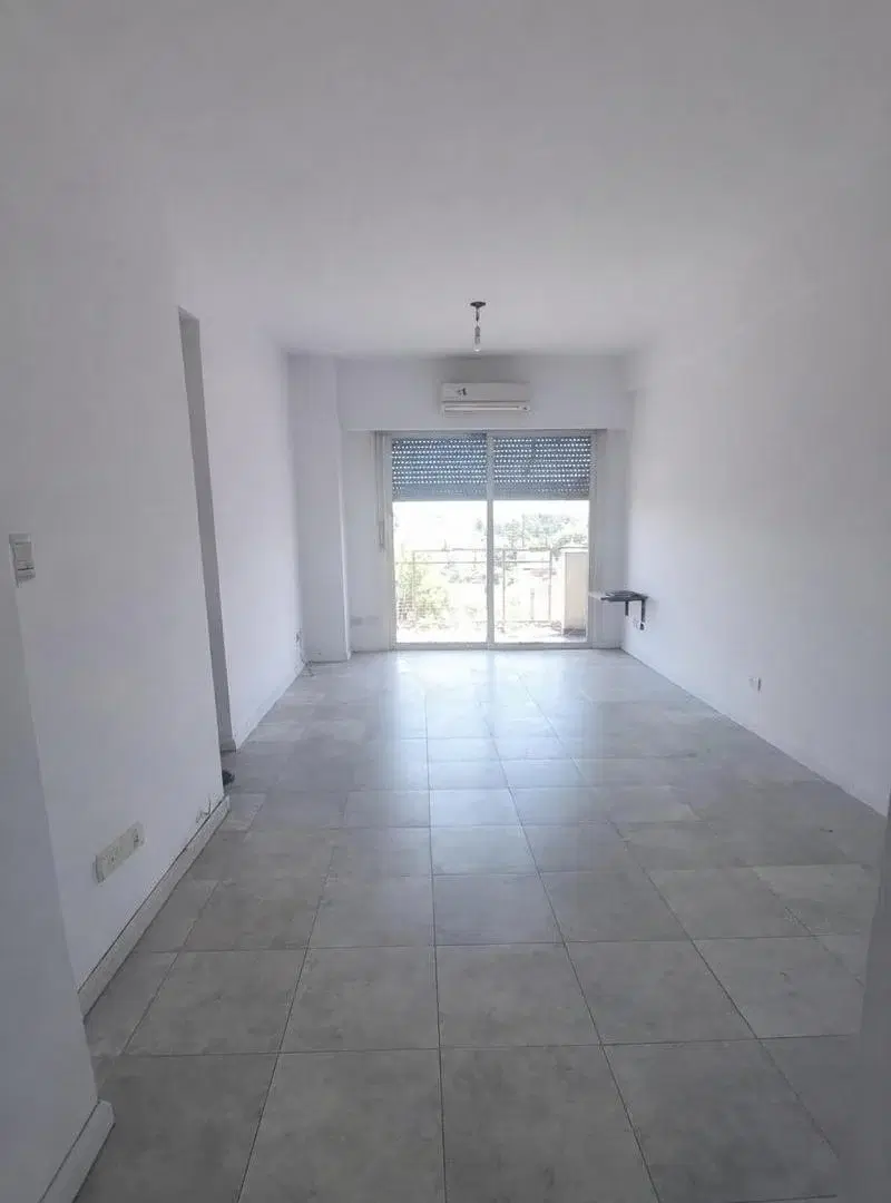VENTA DE DPTO 3 AMB RAMOS MEJIA CON COCHERA 5
