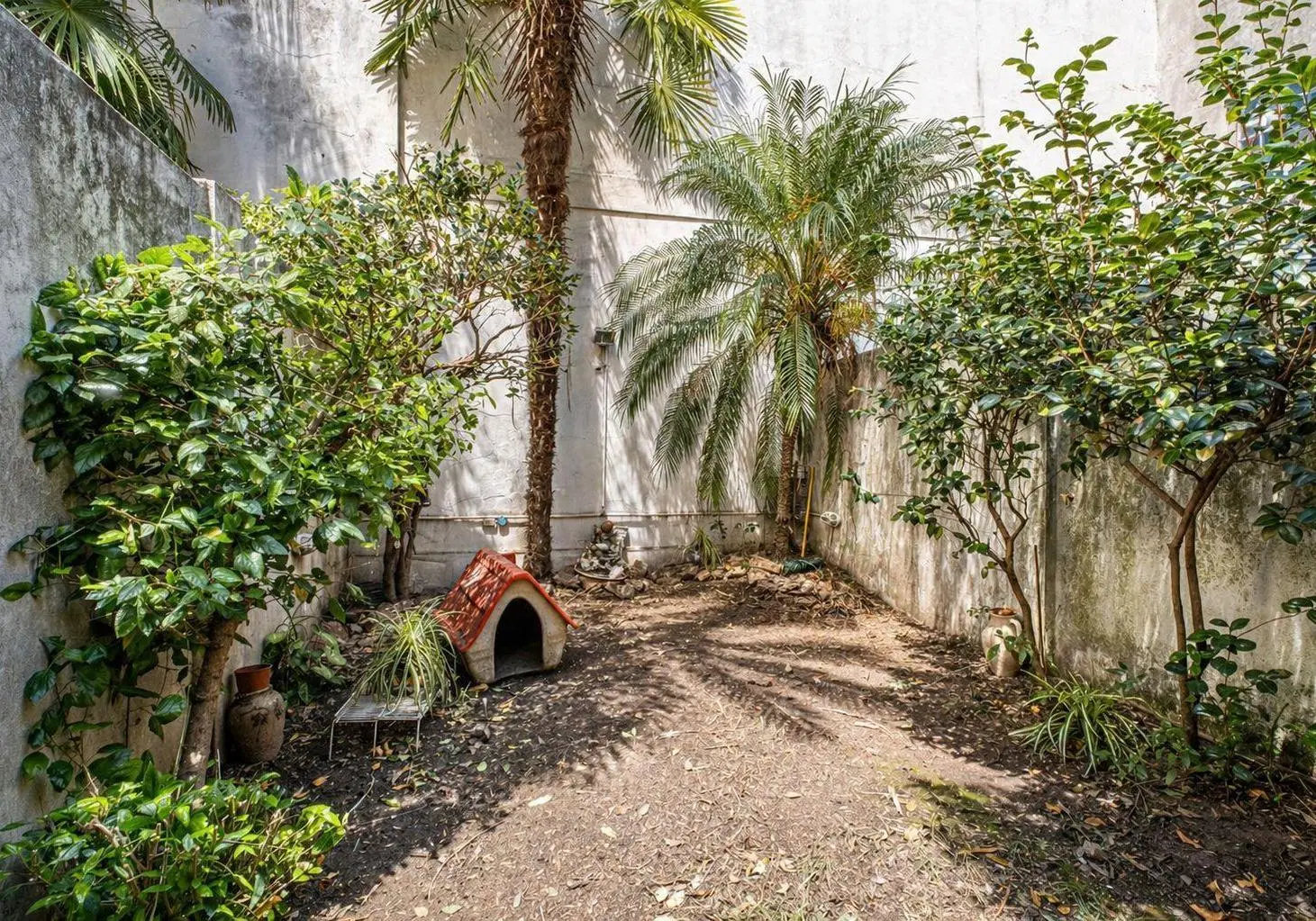 Triplex con cochera y jardin, 5 ambientes, venta Parque Chacabuco 8