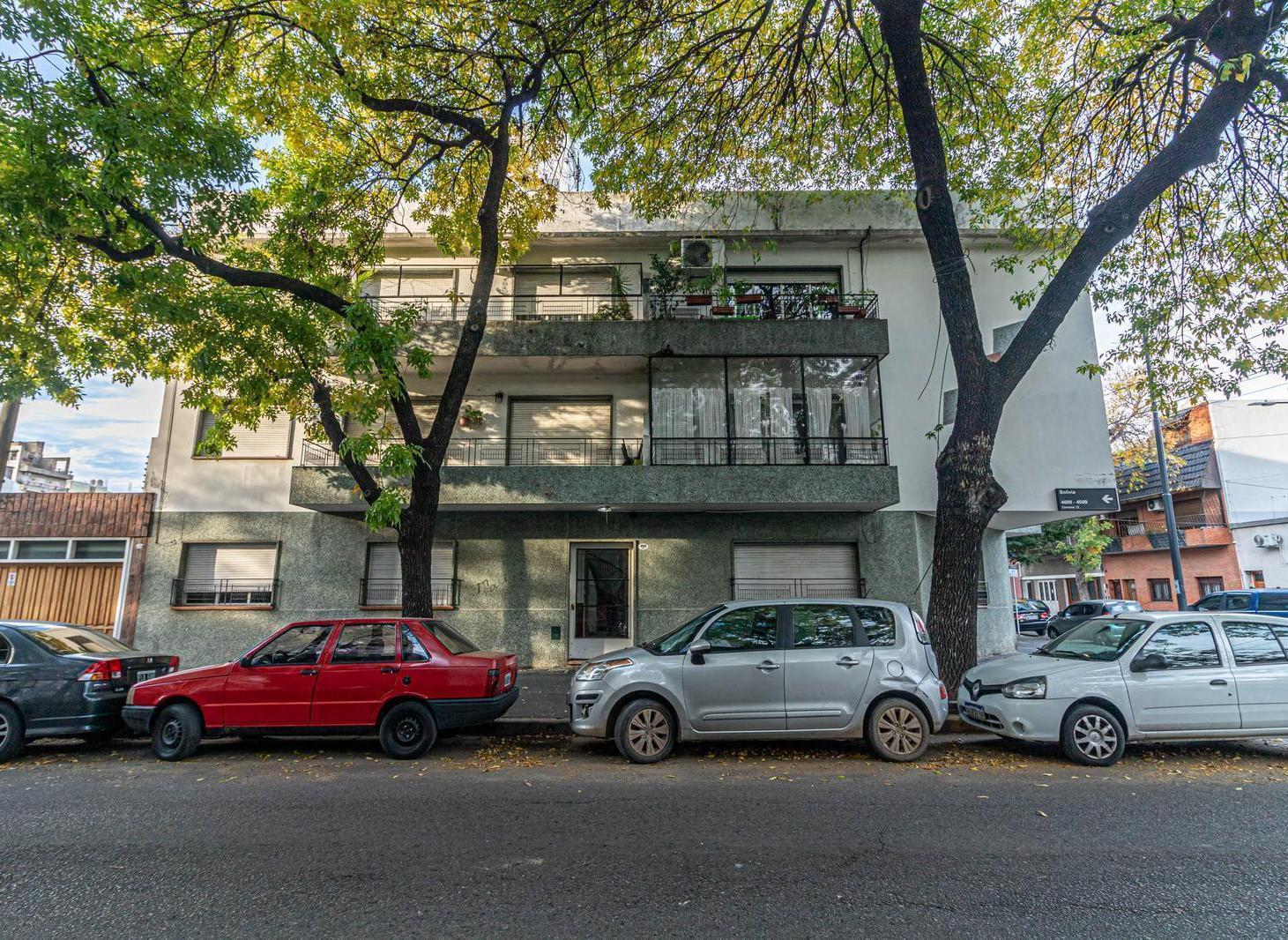 Venta departamento Planta Baja, patio. 3 ambientes. Bajas expensas. Villa Pueyrredón