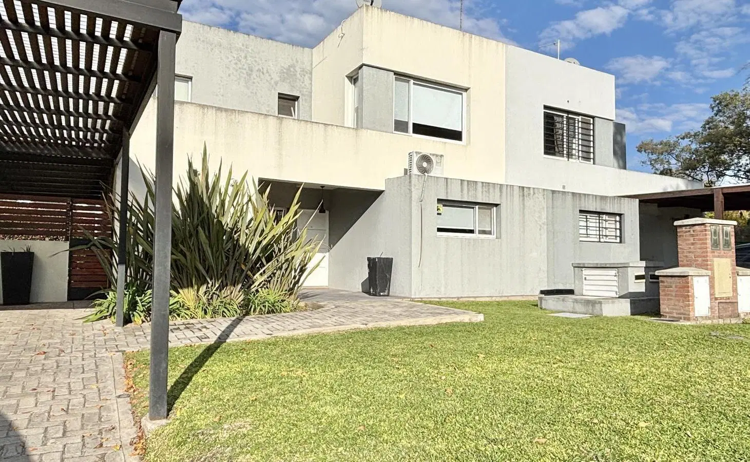 VENTA CASA PILAR DEL ESTE SIN EXPENSAS 5AMB CON PILETA 3