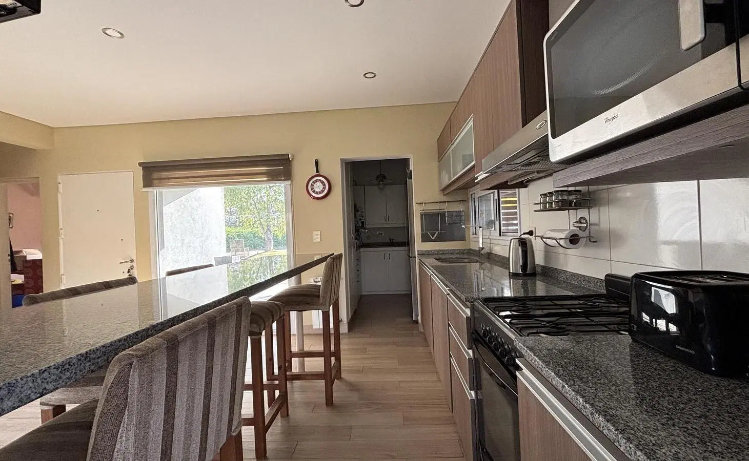 VENTA CASA PILAR DEL ESTE SIN EXPENSAS 5AMB CON PILETA 5