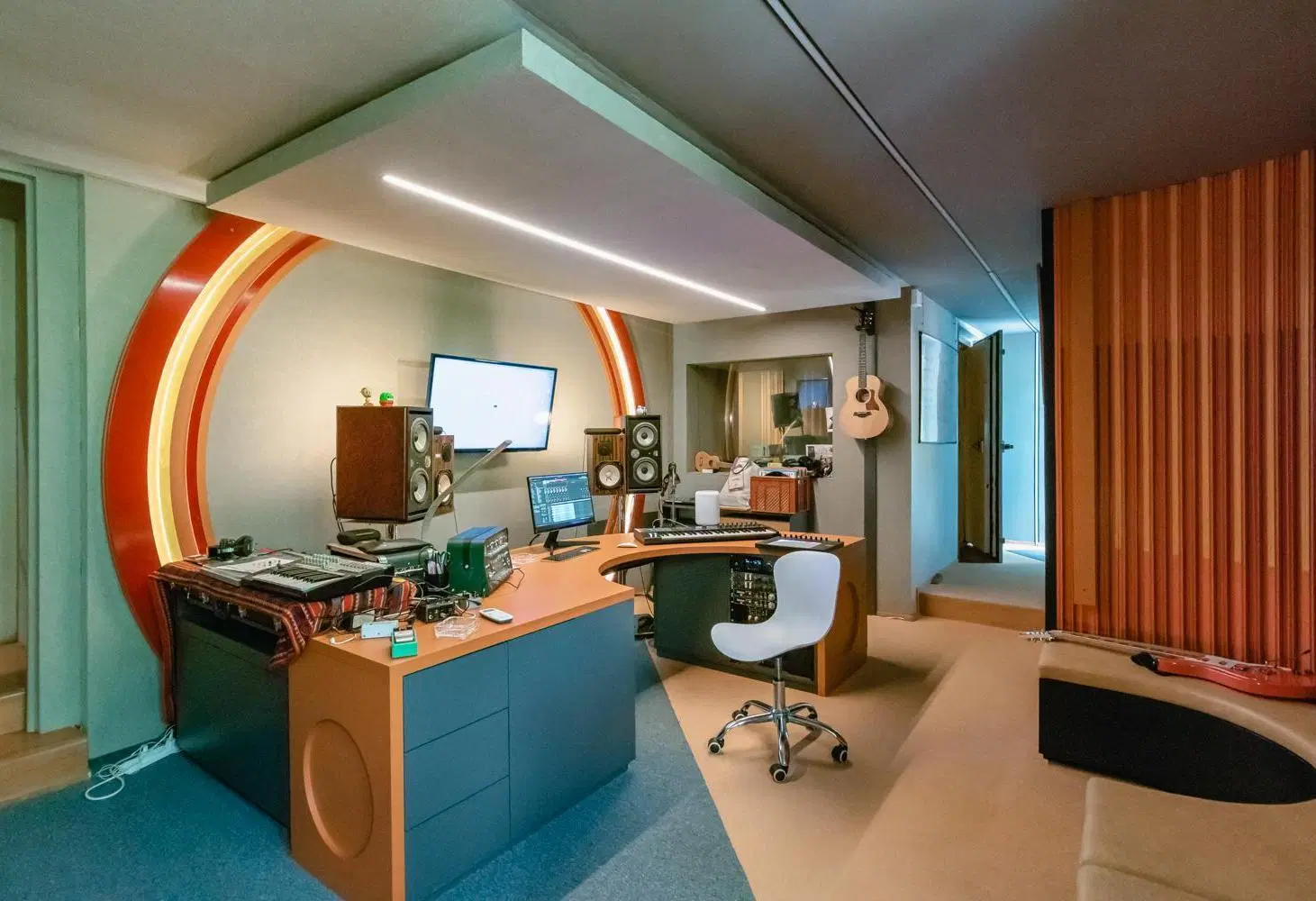 Estudio de Grabación , 6 ambientes en coghlan, Lote propio. 2