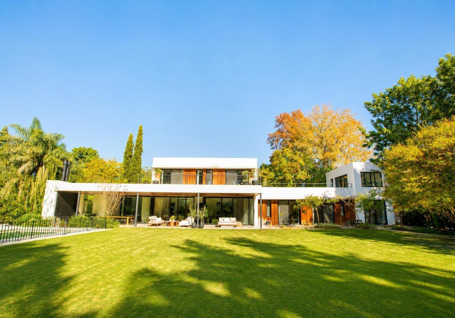 Casa en venta altos del pilar 9 ambientes nueva