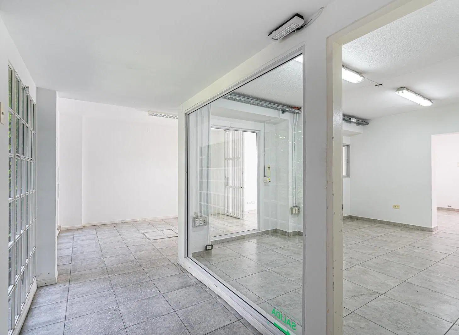 VENTA Block Edificio Comercial Oficinas Empresa Pyme Patios Conectividad Florida Vicente López 5