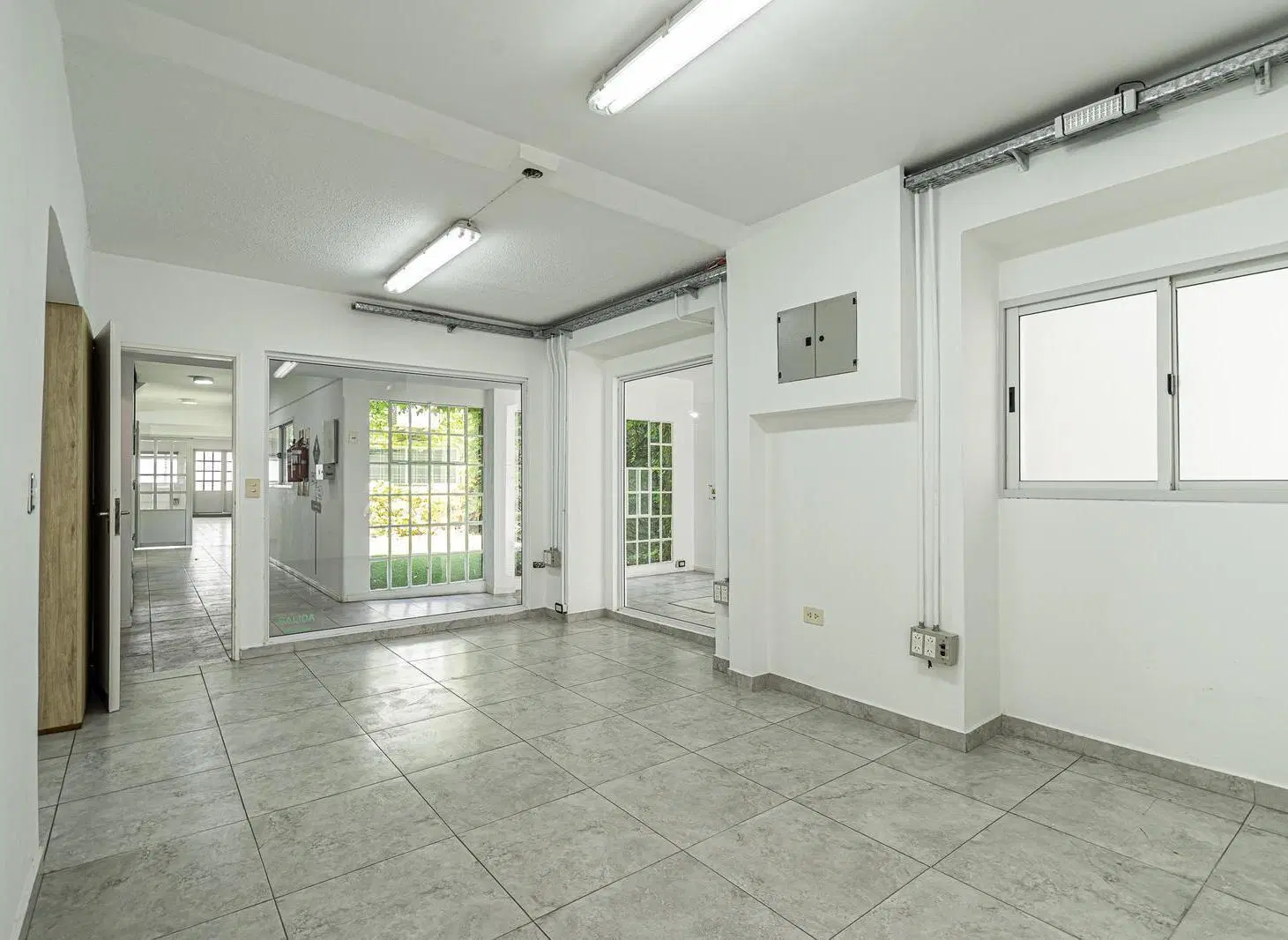 VENTA Block Edificio Comercial Oficinas Empresa Pyme Patios Conectividad Florida Vicente López 4