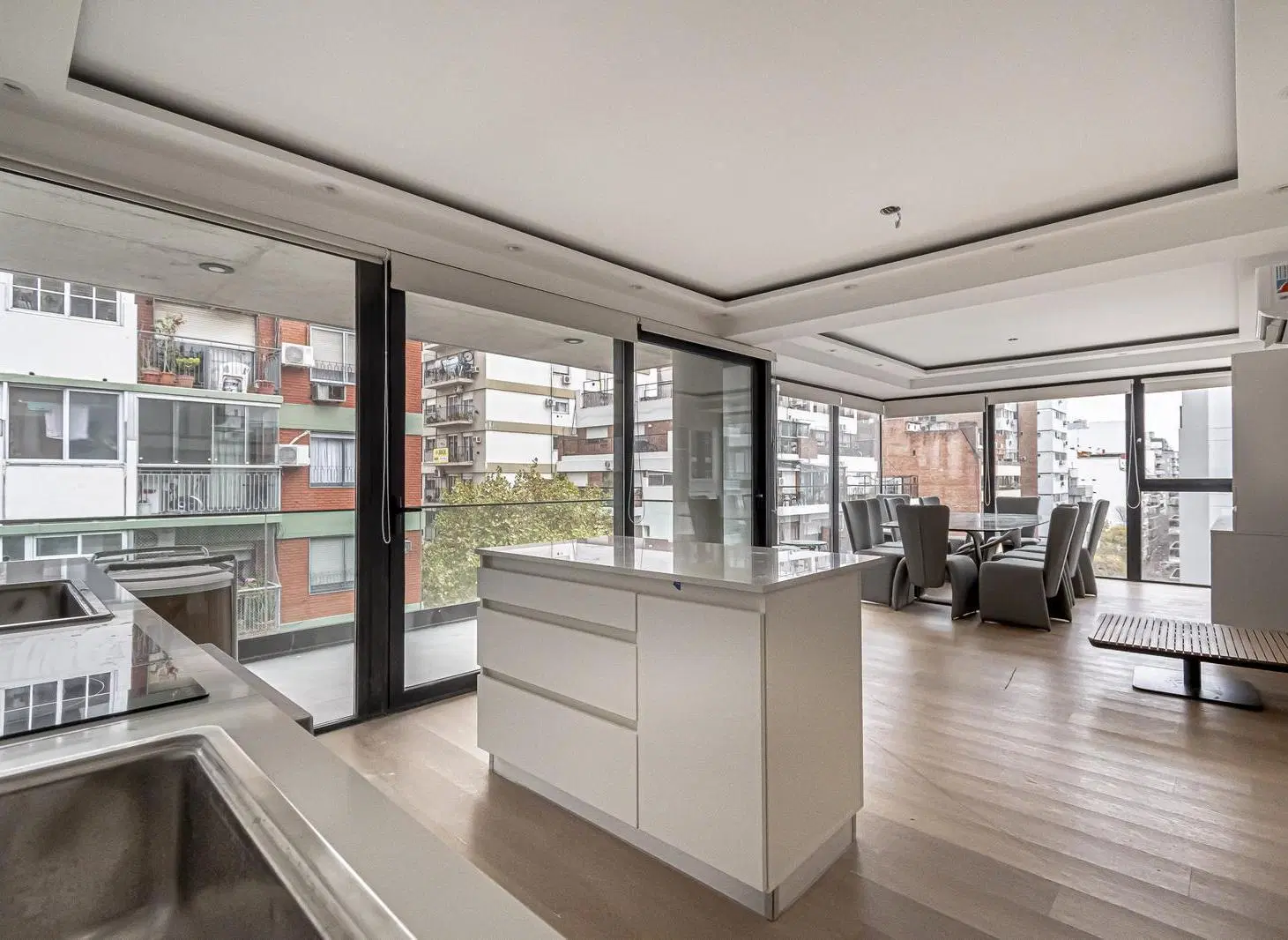 Departamento de 4 ambientes a estrenar con amenities y cochera en Belgrano 2