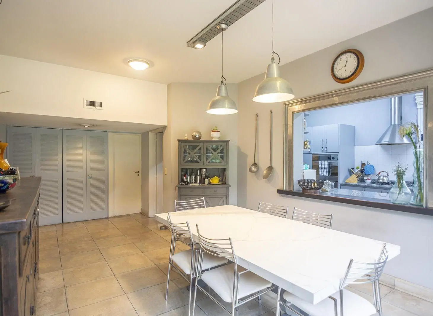 Venta casa 5 ambientes en pleno Lomas de San Isidro 3