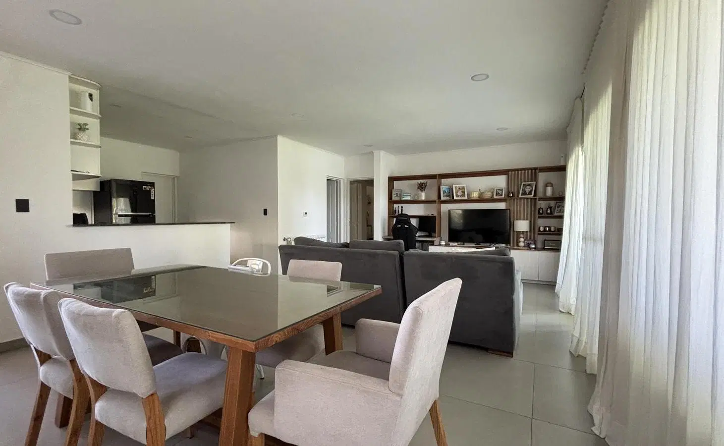 VENTA CASA 4AMB CON PILETA LOTE CENTRAL CONSOLIDADO EXCELENTE CALIDAD PREMIUM 2