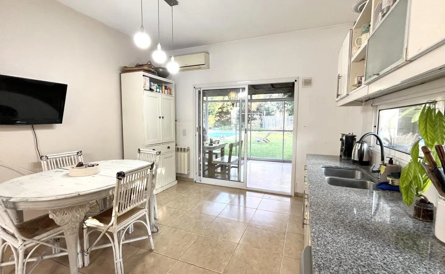 Casa en San Agustin a la venta con gran parque, apta credito! 4